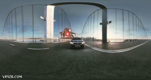 【360° VR】外星人入侵地球，男子驾车绝命逃亡